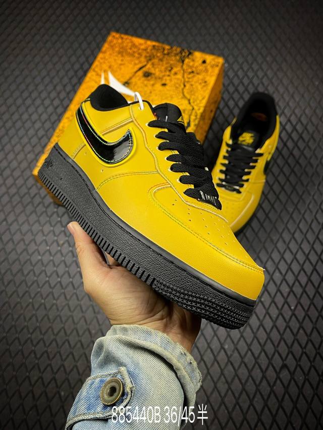 B 公司级耐克Nike Air Force 1’07空军一号低帮百搭休闲运动板鞋。柔软、弹性十足的缓震性能和出色的中底设计，横跨复古与现代的外型结合，造就出风靡
