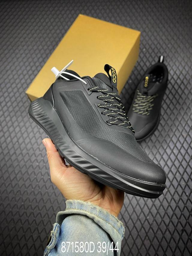 D Ecco 爱步 经典新款 海外首发 健步系列 爱步休闲运动跑鞋 休闲鞋 透气网布网面 轻便环保pu一体大底 独有鞋型设计 舒适百搭 运动尺码：39一44 编