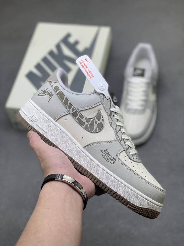 海外限量发售！公司级Nike Air Force 1 '07 Low 空军一号低帮 运动鞋 休闲鞋 折边针车 工艺难度大 原楦头原纸板 原装鞋盒 定制五金配件