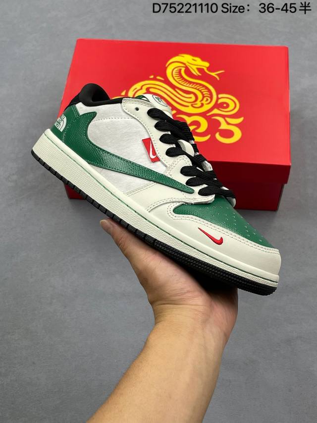 Fragment X Travis Scott X 斯图西 Air Jordan 1 Low 三方联名倒钩 性价比原盒出货 全新的三方联名低帮倒钩鞋面延续了黑脚