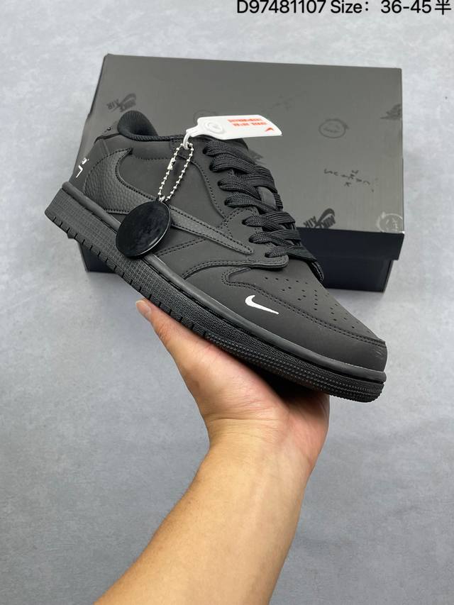 Fragment X Travis Scott X 斯图西 Air Jordan 1 Low 三方联名倒钩 性价比原盒出货 全新的三方联名低帮倒钩鞋面延续了黑脚
