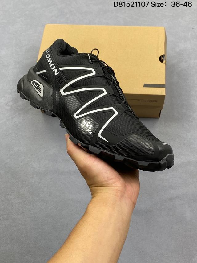 公司级Salomon萨洛蒙 Speedcross 3 简约舒适 防滑 低帮户外功能鞋 通过不同的几何纹路设计与不同密度的外底材质有机结合将抓地力与耐久性 充分发