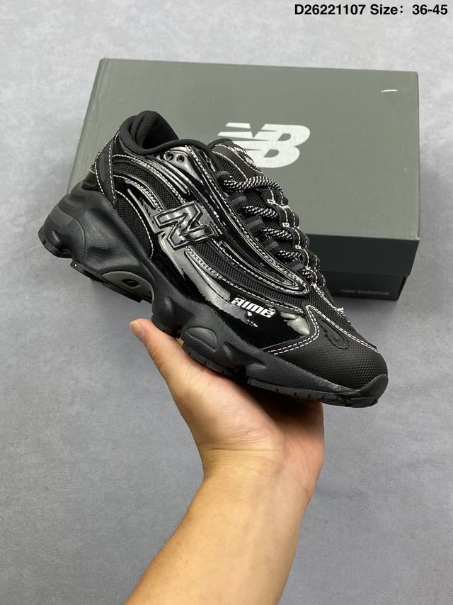 New Balance 新百伦 男女鞋半码制，原楦原纸版开发，采用环保纤维革拼接牛津布衬垫织物鞋面材质，全新4层组合T-Beam大底提供足步弓支撑，加入了Enc