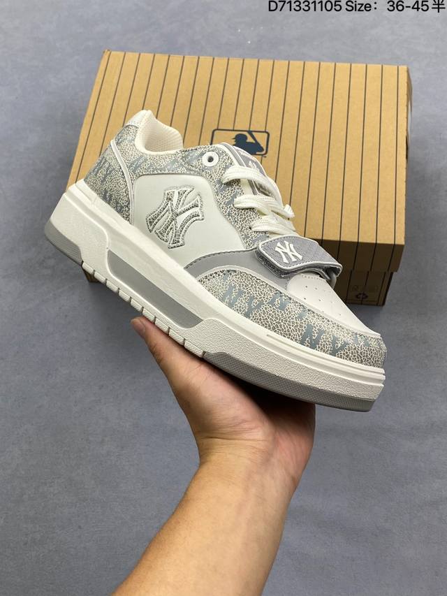 Mlb 韩国F&F旗下运动品牌 男女鞋真标半码制采用软质纤维移膜革面鞋面材质，全新独立5Cm厘米外增高轻质发泡中底组合耐磨橡胶外底片学院穿搭爆款,Korea韩国