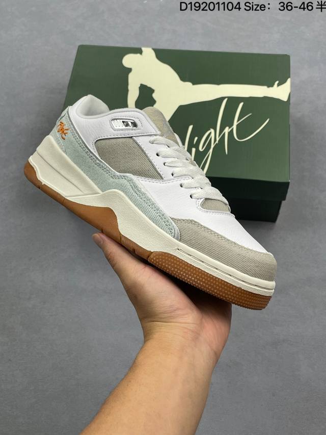 真标带半码 Air Jordan 4 Retro Flight Court 低帮 米紫色 Aj4 乔丹4代 Aj4 乔4 低邦 白紫色 乔丹篮球鞋系列 鞋款整体