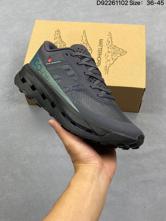 On昂跑 X Loewe罗意威 Cloudventure 2.0 涤纶织物人造革Tpu 圆头系带 低帮 生活休闲鞋男款 货号：L929282X35-7840 尺