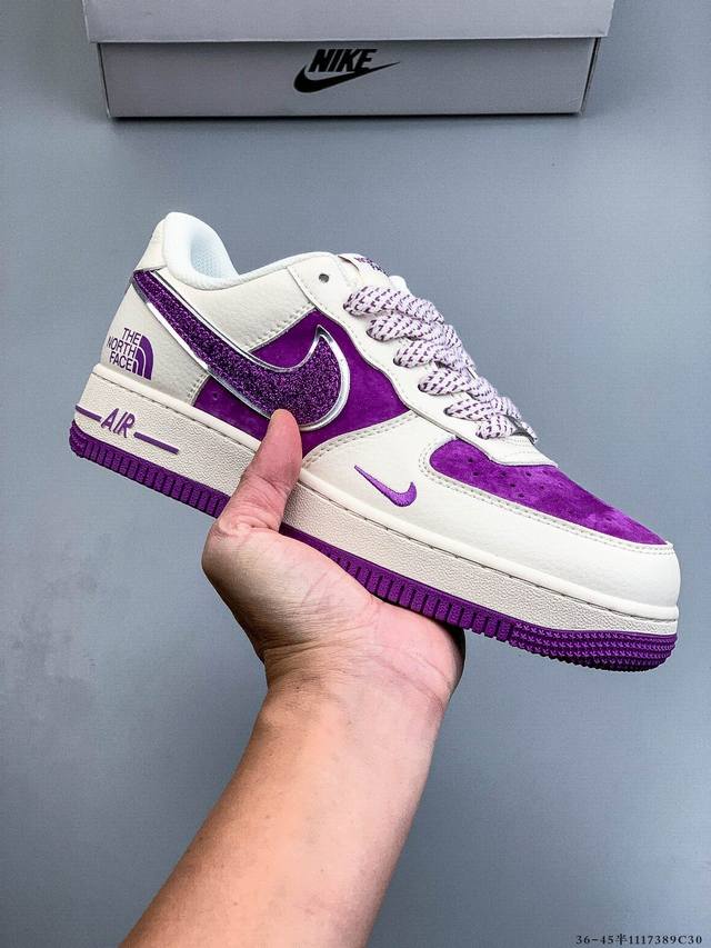 原楦数据纸版，采用硬质优质皮革鞋面材质，内置全掌Air Sole气垫。耐克 Nike Air Force 1 Low 空军一号低帮百搭休闲运动板鞋 111738