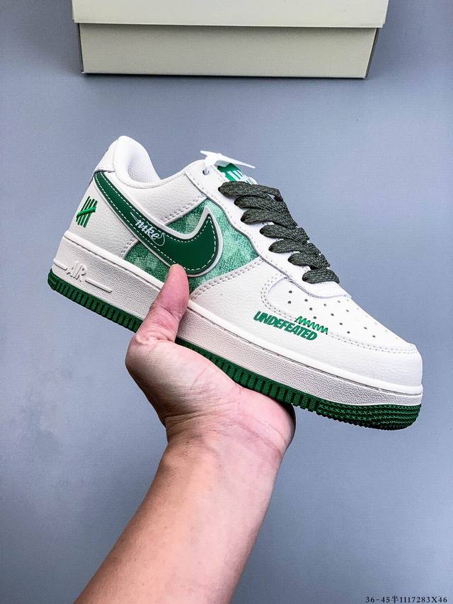 纯原版本 原楦数据纸版，采用硬质优质皮革鞋面材质，内置全掌Air Sole气垫。耐克 Nike Air Force 1 Low 空军一号低帮经典百搭休闲运动板鞋