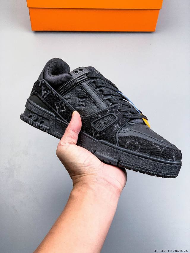 路易威登 Louis Vuitton Lv路易威登板鞋 乘风破浪的姐姐争先种草款,舒适透明底和百搭性霸屏整个时尚娱乐圈，正品1:1套楦复刻，细节调整完美主义！鞋