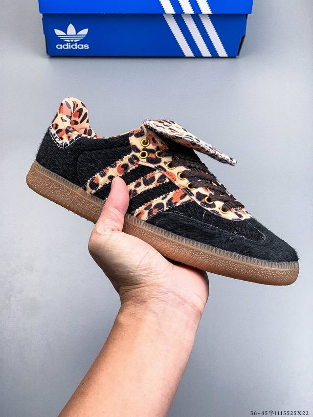公司级！Adidas Samba Og 经典德训鞋休闲板鞋 Adidas 近70年的经典Samba Og 修长的鞋楦,略微尖尖的鞋头,翻毛皮的鞋头拼接,这些我们