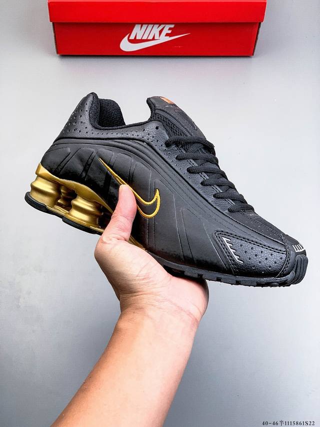 Nike Shox R4系列 耐克 低帮运动休闲气垫运动鞋 Nike Shox R4男子气柱运动鞋是21世纪早期经典款的焕新鞋款，沿用其未来感设计线条和出众缓震