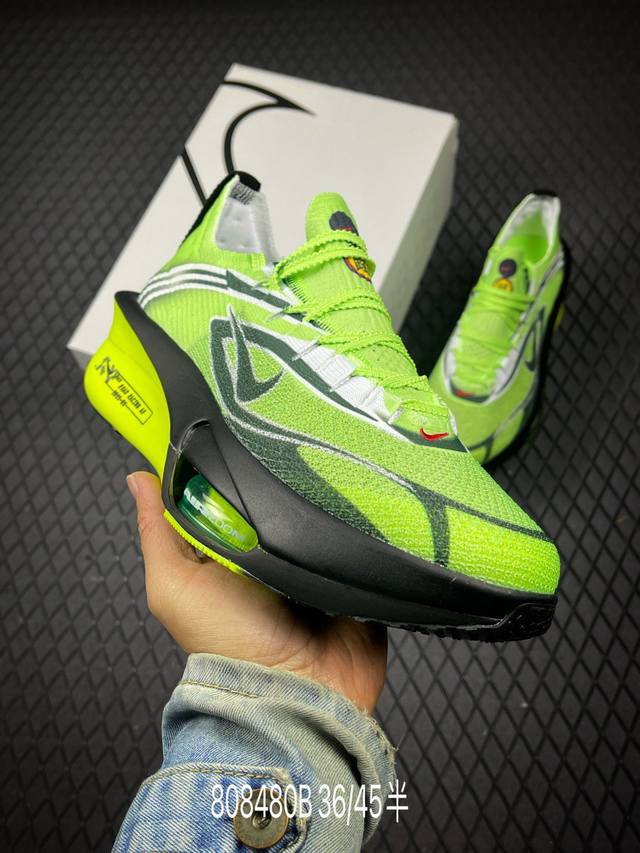 B 耐克 Nike Alphafly 3 “proto” 阿尔法三代 两个Airzoom缓震配置，全掌型碳纤维板，缔造出色推进感； 中底Zoomx 泡绵从后跟延