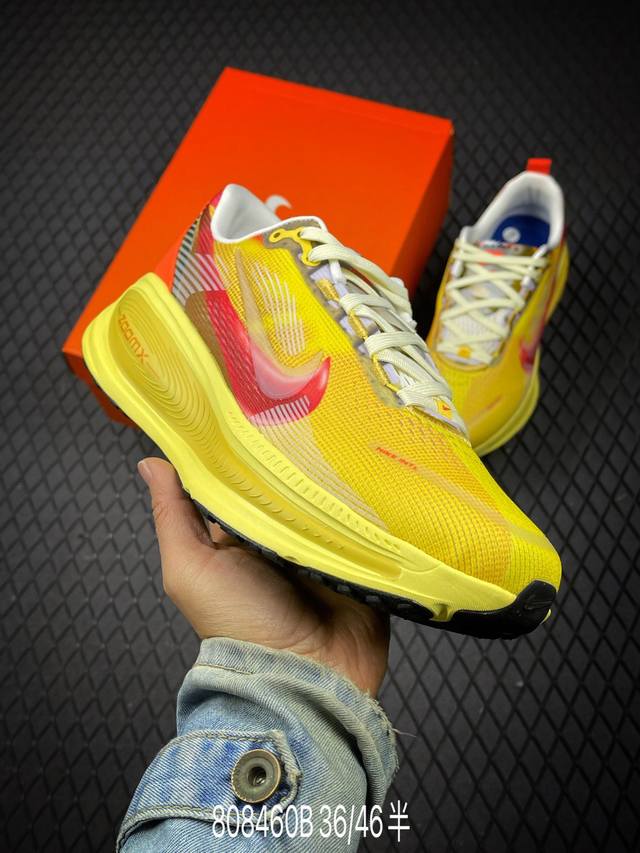 B 公司级 Nike Vomero 18 耐克 舒适减震防滑 低帮跑步鞋 全掌Reactx泡绵中底 前掌和后跟还配备了Air Zoom气垫单元 据说跑起来更快更