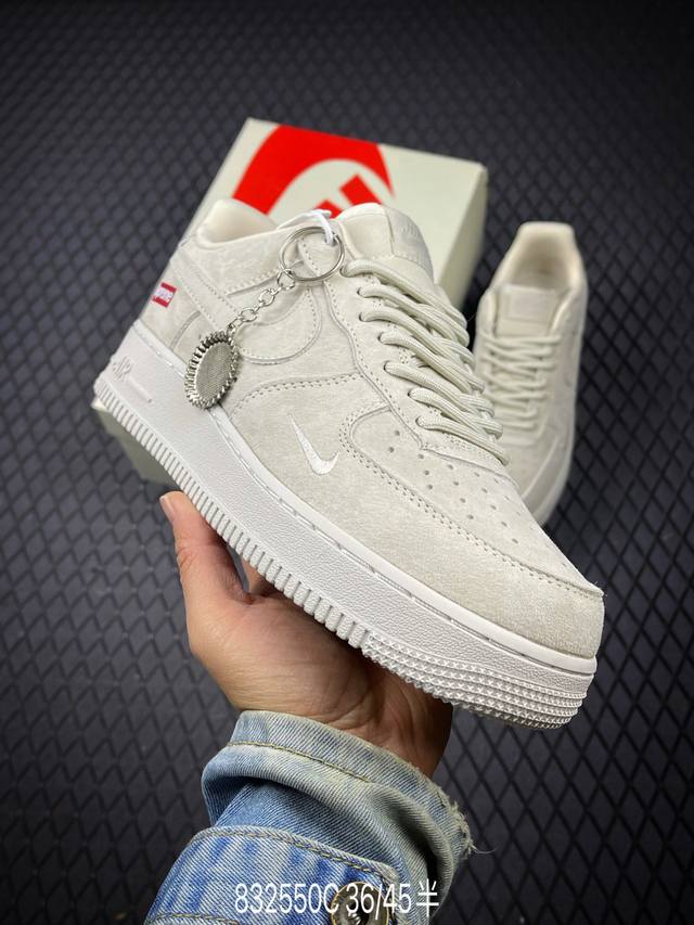 C 公司级Nike Air Force 1‘07 原楦头原纸板 打造纯正低帮空军版型 专注外贸渠道 全掌内置蜂窝气垫 原盒配件 原厂中底钢印、拉帮完美 货号:D