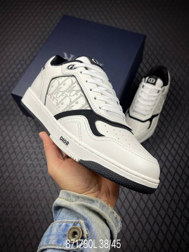 L Dior迪奥B27系列市面顶级版本出货 市面为数不多的“真正原鞋拆解开发”选材耗时就半个多月 进口原厂皮料 无色差细节拉满 敢与Aj大迪奥相媲美，由意大利工