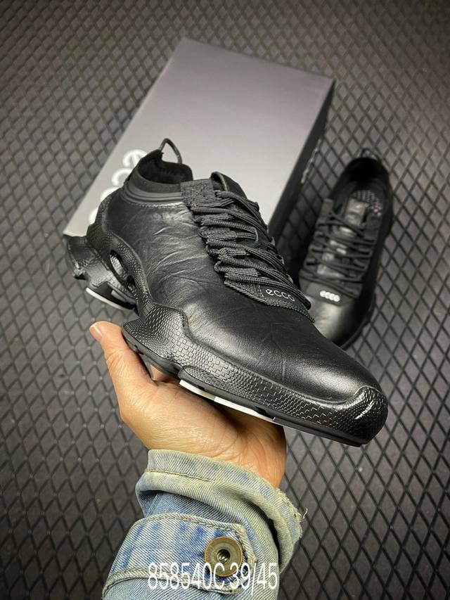 C 高性价比 天猫同款Ecco 爱步 15周年经典Biom 经典和现代工艺品质融合 精选意大利小牛皮面料 百搭休闲老爹鞋 舒适性相当不错 版型楦型非常到位上脚