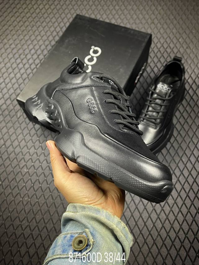 D Ecco爱步运动鞋男鞋 秋冬真皮休闲防滑跑步鞋 健步Biom系列黑武士 全鞋面采用牛皮革制作 纹理自然 柔韧耐穿 自然律动科技，符合人体工学鞋楦 贴近足部自