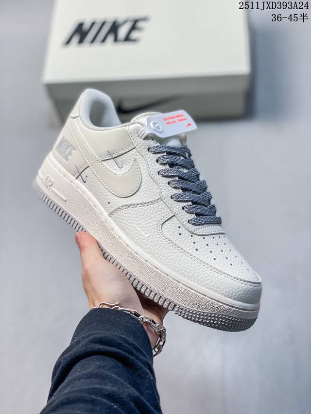 海外限量发售！公司级Nike Air Force 1 ‘07 Low “Supreme联名 经典黑满天星”空军一号 低帮 运动鞋 休闲鞋 折边针车 工艺难度大