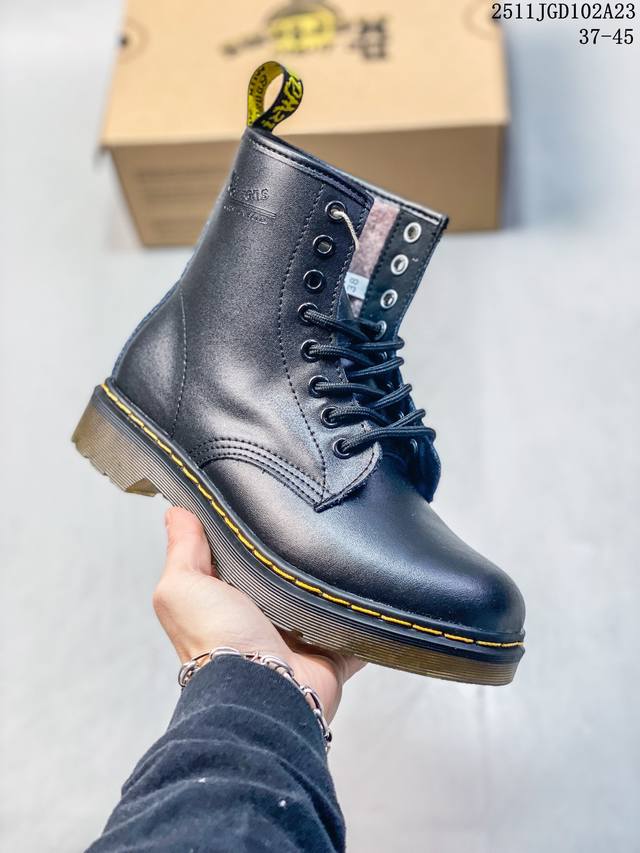 Dr. Martens 马汀博士 采用牛皮打造#pvc原厂透明大底#附送手提包装袋 著名工鞋品牌-马汀博士Dr. Martens 1460系列复古八孔系带全皮马