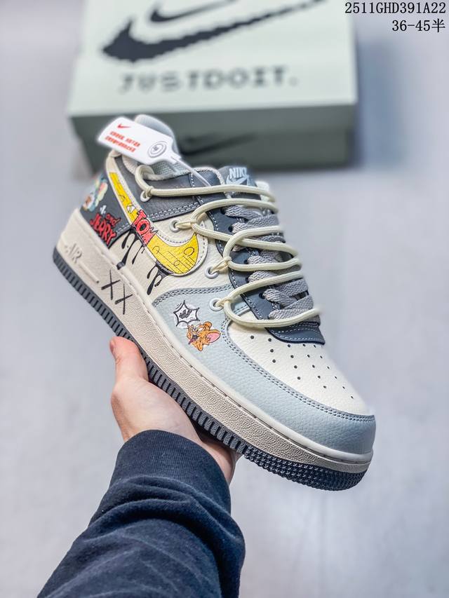 公司级：Air Force 1 ‘07 Low 原楦头原纸板 打造纯正空军版型 #专注外贸渠道 全掌内置蜂窝气垫 #原盒配件 原厂中底钢印、拉帮完美 官方同步上