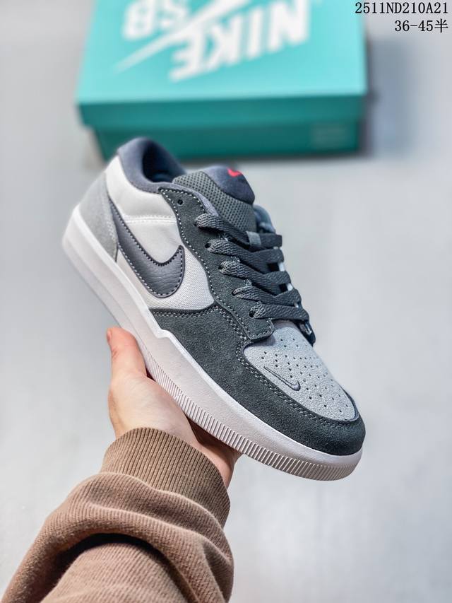 高品质真标耐克Nike Sb Force 58 运动滑板鞋。这是一款将前沿创新带入街头的单品，它具有硫化杯底，具有出色的耐用性和灵活性。使用柔软皮革拼接，在饰面