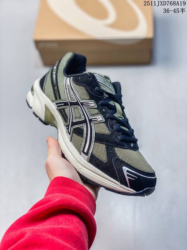 Asics Gel-1130舒适运动防滑耐磨低帮休闲跑步鞋 在透气和防滑方面也是很出色 有前掌透气网布加上鞋底X型纹路增强了透气性和地面抓地力 跑起来也能感受到