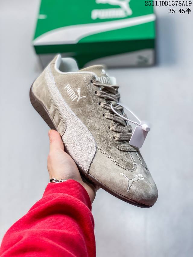 puma Speedca Og 彪马极速赛车系列低帮德训风拼接复古百搭休闲运动赛车鞋 鞋款从80、90年代赛车手所穿的防火赛车鞋为原型，鞋身线条模仿了赛车的流线