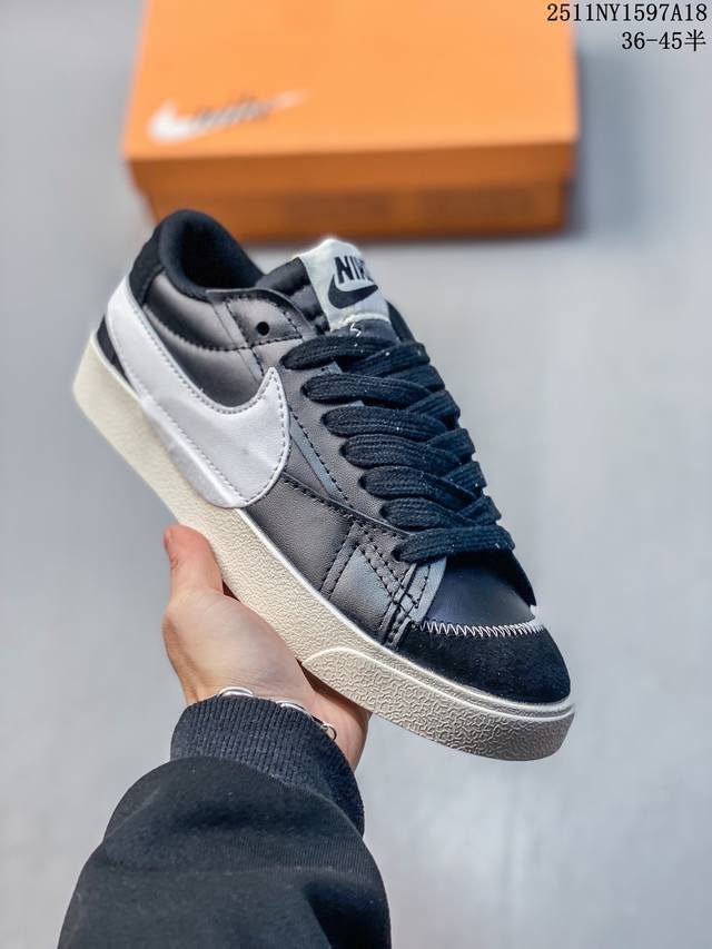 Nike Blazer Low ‘77 Jumbo 百搭单品 全新焕新升级经典 Blazer 鞋款，大号 Swoosh 突出新时代更加张扬的潮流感，对经典的又一