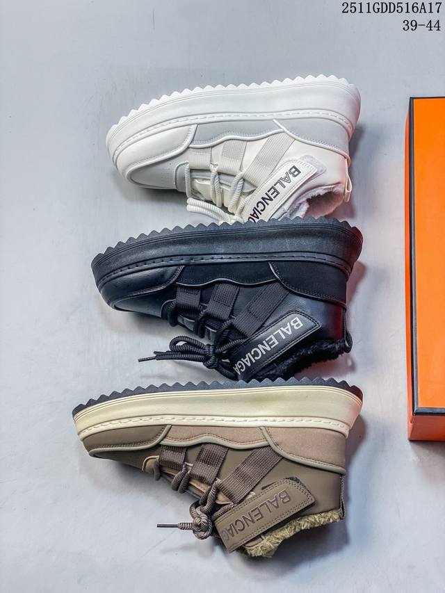 巴黎世家Balenciaga小红书爆款 明星同款 新款时尚百搭休闲款 鞋面走线精整 清晰质感 原单品质 采用家族工艺 高端时尚 简约大气 防滑舒耐磨 11Gdd