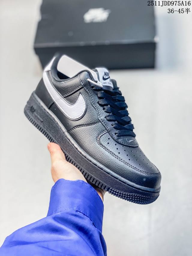 公司级耐克Nike Air Force 1’07空军一号低帮百搭休闲运动板鞋。柔软、弹性十足的缓震性能和出色的中底设计，横跨复古与现代的外型结合，造就出风靡全球