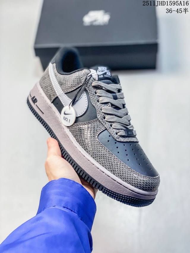 独家实拍 No.1版本 遥遥领先 纯原级别 Nike Air Force 1 Low “蛇年黑灰” 货号：Hf2898-001 原厂冲刀皮料切割干净 无任何毛边