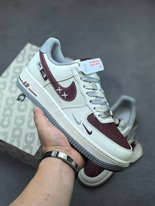 Nike Air Force 1 Low 原楦头原纸板 打造纯正空军版型 专注外贸渠道 全掌内置蜂窝气垫 原盒配件 原厂中底钢印、拉帮完美 货号：Qw5606-