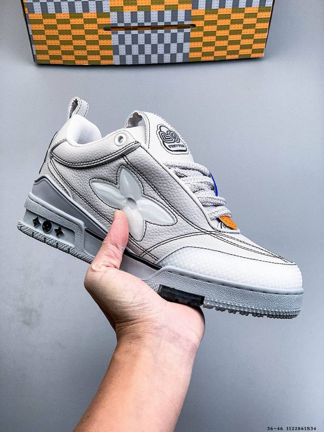 路易威登 Louis Vuitton Lv路易威登板鞋 乘风破浪的姐姐争先种草款,舒适透明底和百搭性霸屏整个时尚娱乐圈，正品1:1套楦复刻，细节调整完美主义！鞋