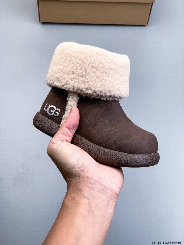 Ugg 秋冬保暖舒适时尚平底休闲小童鞋 独立原版开发大底羊绒鞋垫冬季保暖外出家居都是很适合的选择 1123359F20
