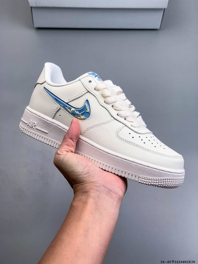 原楦数据纸版，采用硬质优质皮革鞋面材质，内置全掌Air Sole气垫。耐克 Nike Air Force 1 Low 空军一号低帮百搭休闲运动板鞋 112448