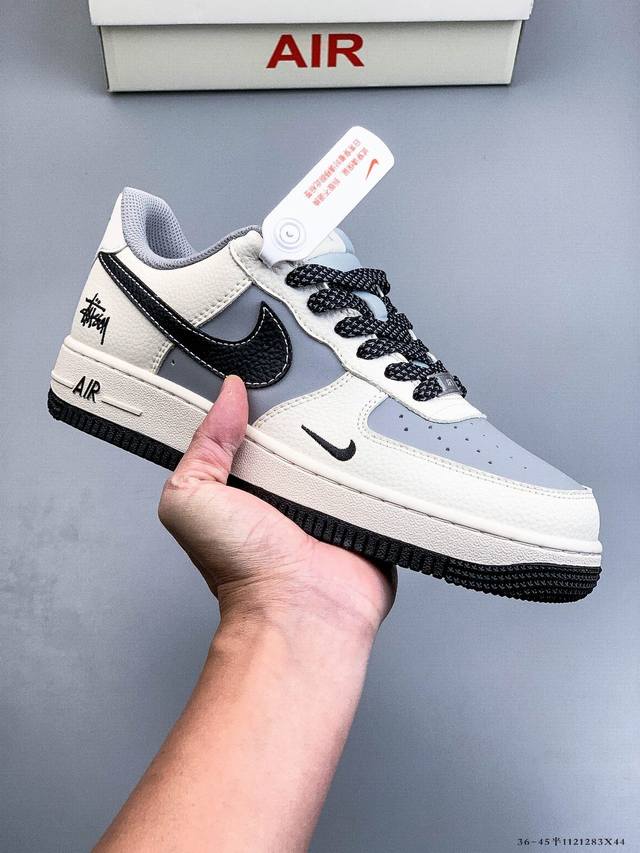 纯原版本 原楦数据纸版，采用硬质优质皮革鞋面材质，内置全掌Air Sole气垫。耐克 Nike Air Force 1 Low 空军一号低帮经典百搭休闲运动板鞋