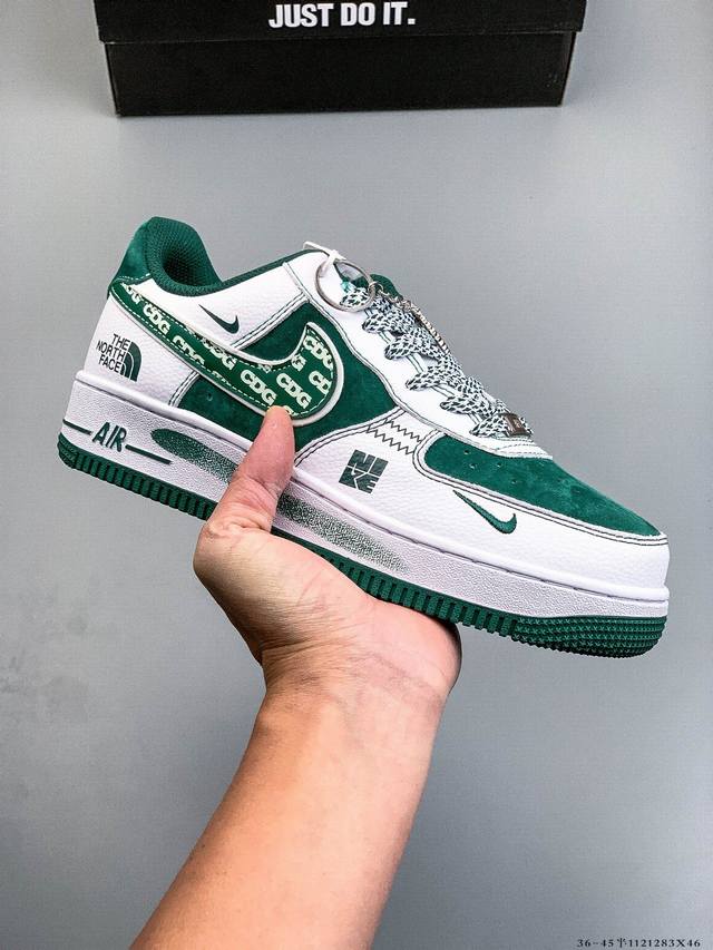 纯原版本 原楦数据纸版，采用硬质优质皮革鞋面材质，内置全掌Air Sole气垫。耐克 Nike Air Force 1 Low 空军一号低帮经典百搭休闲运动板鞋
