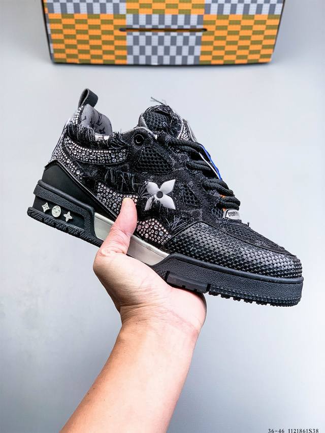 路易威登 Louis Vuitton Lv路易威登板鞋 乘风破浪的姐姐争先种草款,舒适透明底和百搭性霸屏整个时尚娱乐圈，正品1:1套楦复刻，细节调整完美主义！鞋