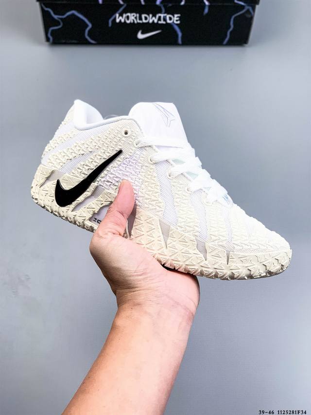 Nike 莫兰特三代 Zoom Ja 3 Ep 低帮休闲运动篮球鞋！ Ja 3 的设计旨在展现莫兰特大胆且充满活力的设计风格，将其亲力亲为的创意融入鞋型设计中，