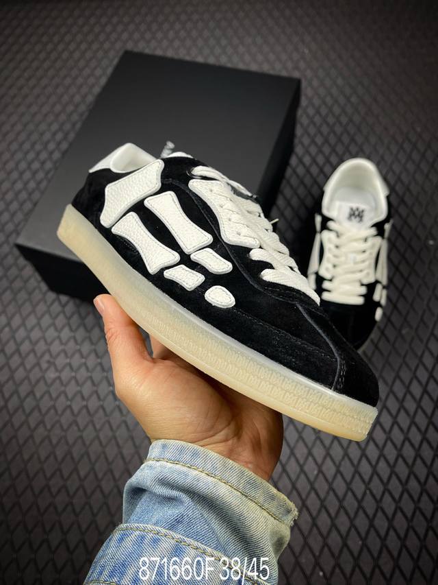 FAmiri Skeleton High 骨骼鞋 此款简洁而不失设计感，适合搭配各种服饰风格。在日常穿搭中能轻松胜任，让您在不同场合中都能展现出自己的品味。生胶