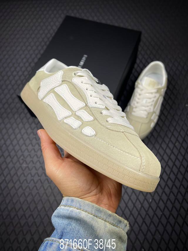 FAmiri Skeleton High 骨骼鞋 此款简洁而不失设计感，适合搭配各种服饰风格。在日常穿搭中能轻松胜任，让您在不同场合中都能展现出自己的品味。生胶