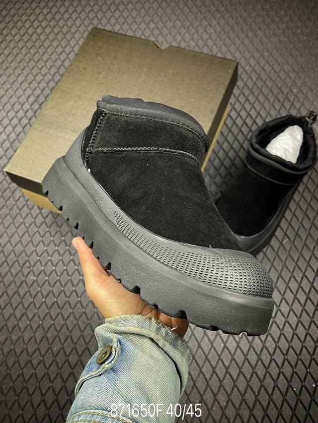 F市面顶级版本 Ugg 25款 王一博二代系列 黑色4Cm厚底 广州外贸大厂生产 鞋头到鞋垫真羊皮毛一体 独立外盒包装 芯片 带防水工艺 区别市面任何版本 独立