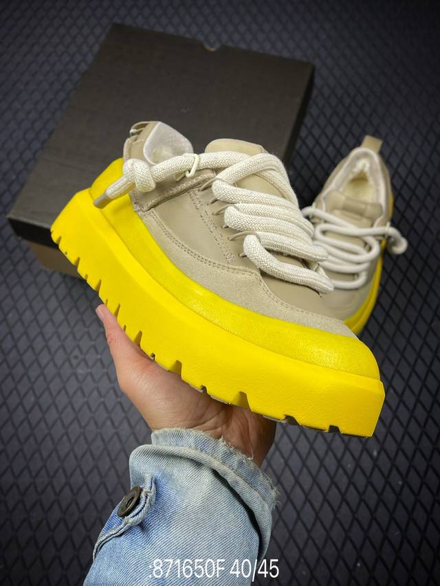 F市面顶级版本 Ugg 25款 王一博二代系列 黑色4Cm厚底 广州外贸大厂生产 鞋头到鞋垫真羊皮毛一体 独立外盒包装 芯片 带防水工艺 区别市面任何版本 独立