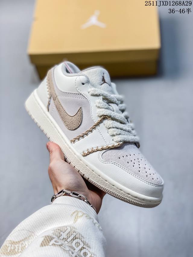 Air Jordan 1 Low Aj1 乔1米白棕 低帮休闲板鞋 Hv4268-120 #米白与浅棕温柔碰撞，质感绝了～鞋面拼接设计很有细节感，简约又不失层次