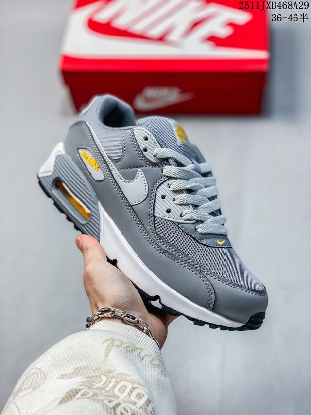 公司级Nike Air Max 90 初代复古气垫百搭休闲运动慢跑鞋复古小气垫史上第一双可视气垫跑鞋 凭借着 Air Max 气垫带来的舒适脚感和鞋面面料上的不