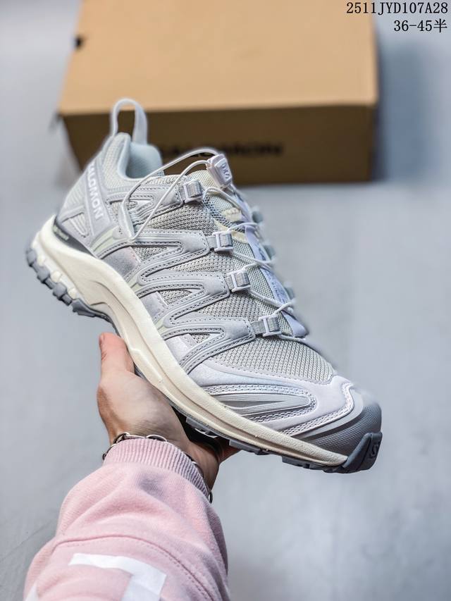 萨洛蒙 Salomon Xa pro 3D 户外轻便机能鞋 Xa pro 3D 采用现代材料 更新的网眼图案和丰富的颜色进行了改进，是对所罗门最畅销的越野跑鞋之