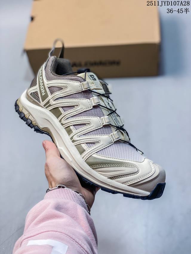 萨洛蒙 Salomon Xa pro 3D 户外轻便机能鞋 Xa pro 3D 采用现代材料 更新的网眼图案和丰富的颜色进行了改进，是对所罗门最畅销的越野跑鞋之