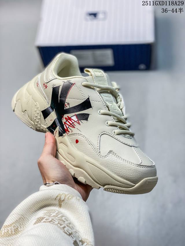 Mlb Chunky Liner New York Yankees 定制配色 学长鞋系列低帮老爹风轻量增高厚底百搭休闲运动慢跑鞋高级街头休閒品牌Mlb公开了新推