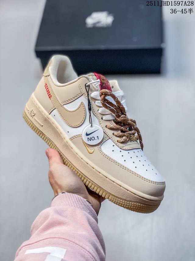 独家实拍 No.1版本 遥遥领先 纯原级别 Nike Air Force 1 Low “蛇年” 货号：Hv5990-172 原厂冲刀皮料切割干净 无任何毛边 清