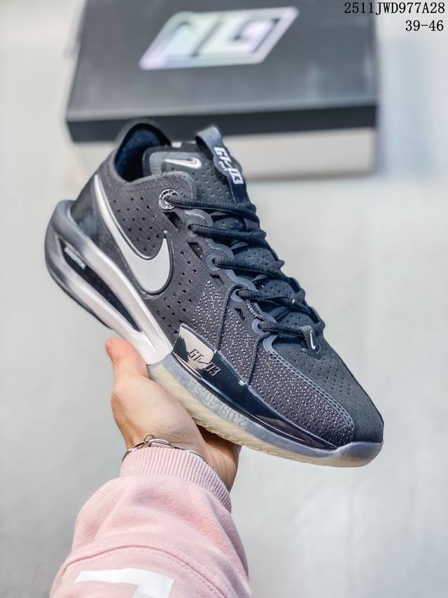 公司级耐克Nk G.T. Cut 3 Ep 实战篮球鞋 鞋面采用轻质的织物与麂皮鞋面制成 搭配Flywire飞线系统增加动态包裹锁定 鞋舌使用跑鞋半开叉设计大大